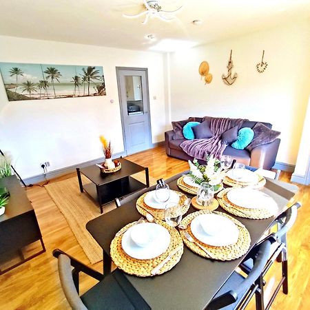 Comfortable 3 Bedrooms Leeds Beach House - Ideal For Family And Contractors - Free Parking For 2 Cars Zewnętrze zdjęcie