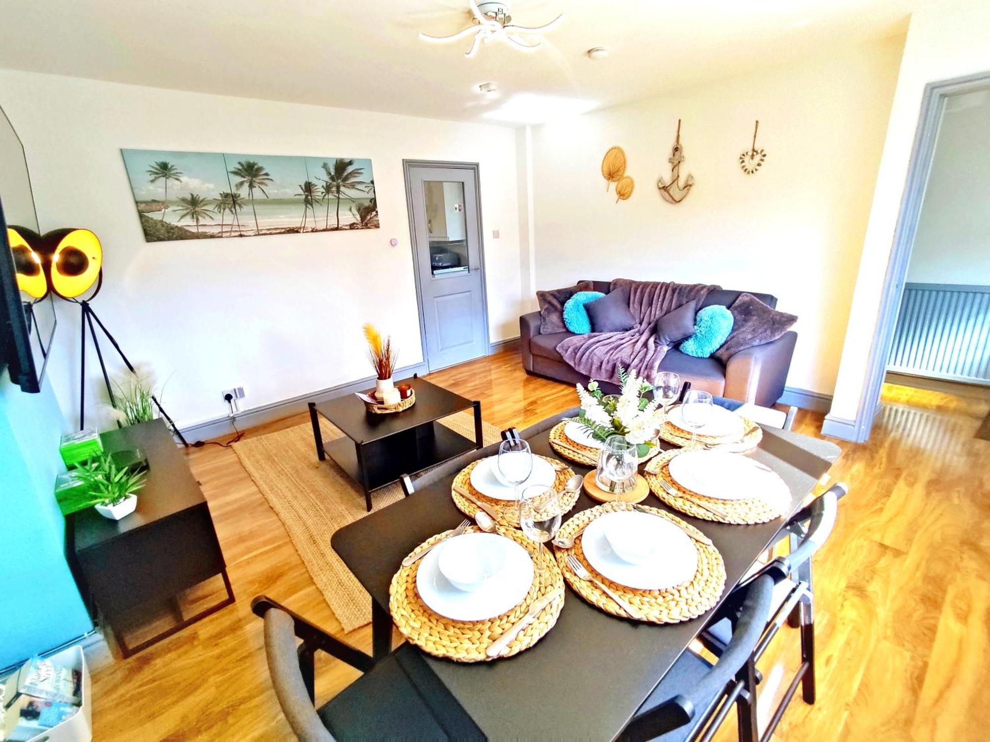 Comfortable 3 Bedrooms Leeds Beach House - Ideal For Family And Contractors - Free Parking For 2 Cars Zewnętrze zdjęcie