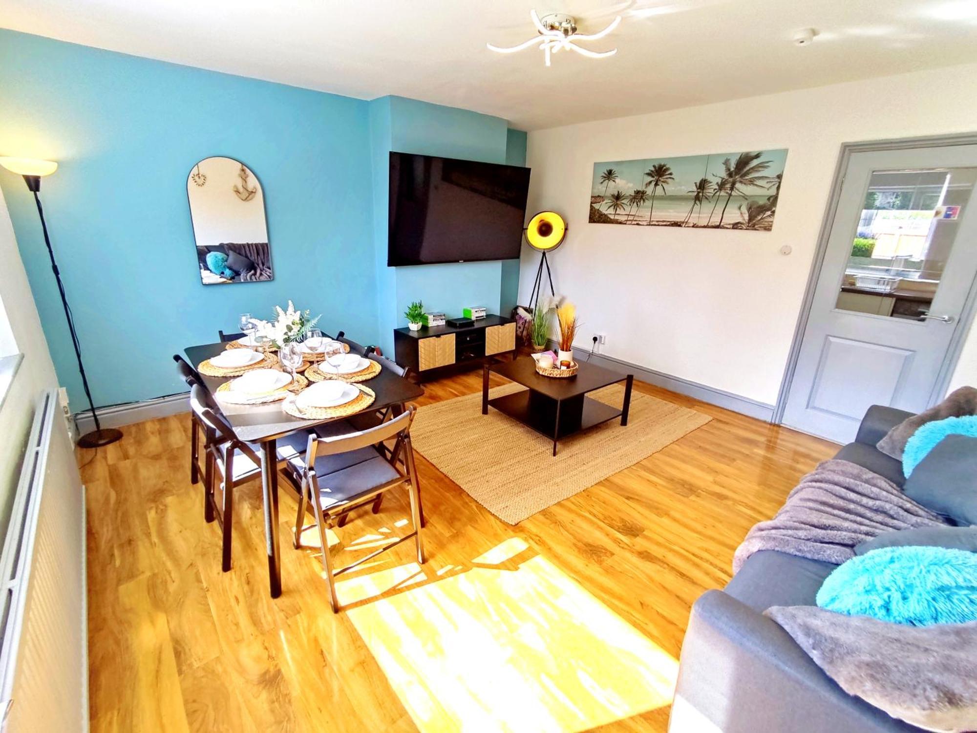 Comfortable 3 Bedrooms Leeds Beach House - Ideal For Family And Contractors - Free Parking For 2 Cars Zewnętrze zdjęcie