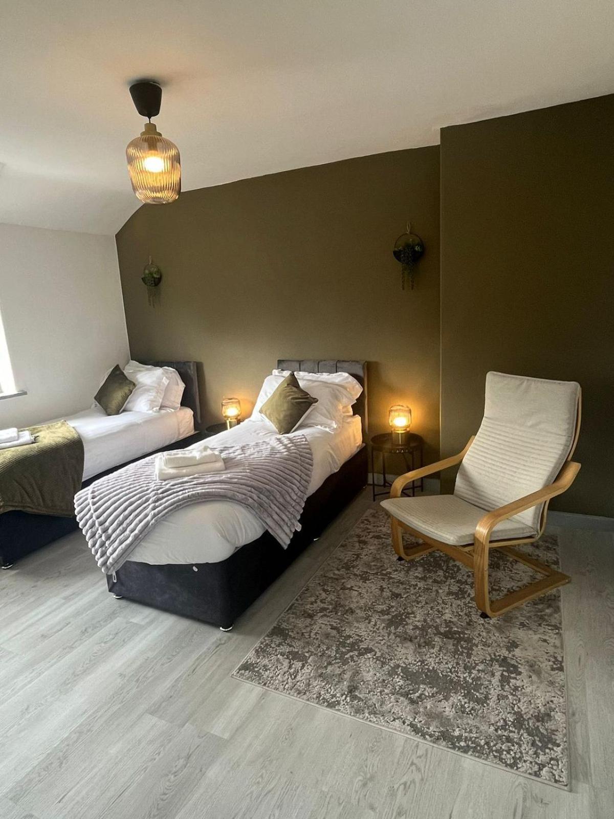 Comfortable 3 Bedrooms Leeds Beach House - Ideal For Family And Contractors - Free Parking For 2 Cars Zewnętrze zdjęcie